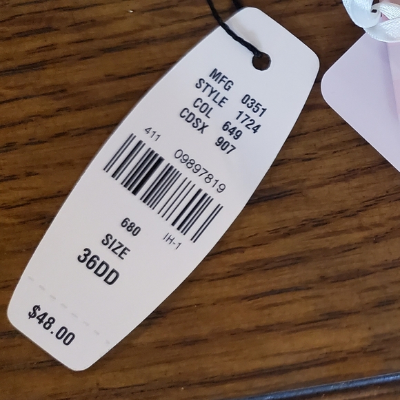 Victoria's Secret Animal Print Bra in Cream and Gray - Picture 4 of 5